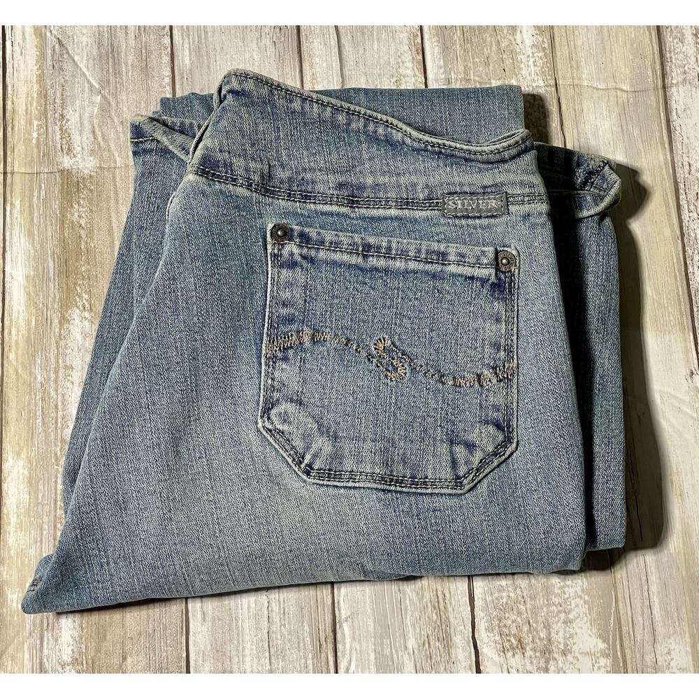 SILVER Jeans Co. Kyoko Denim Blue Jean Womens 27/29.  Light Wash Button Fly‎